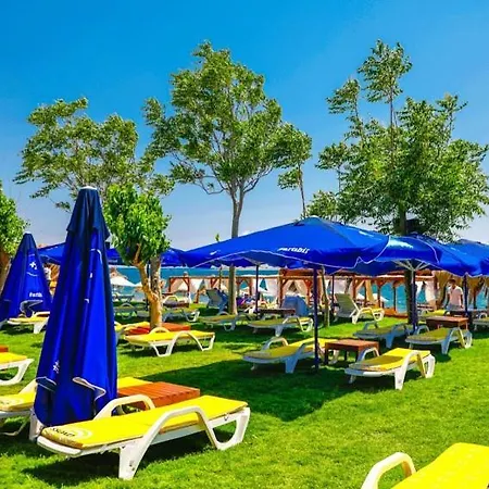 Malibeach Apart