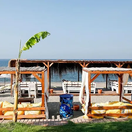 Ξενοδοχείο με διαμερίσματα Malibeach *