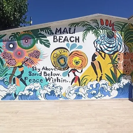 Ξενοδοχείο με διαμερίσματα Malibeach