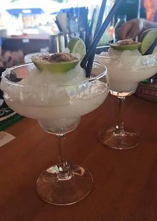 Ξενοδοχείο με διαμερίσματα Malibeach Seferihisar