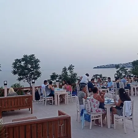 Ξενοδοχείο με διαμερίσματα Malibeach Seferihisar