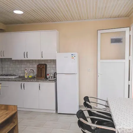 Malibeach Apart