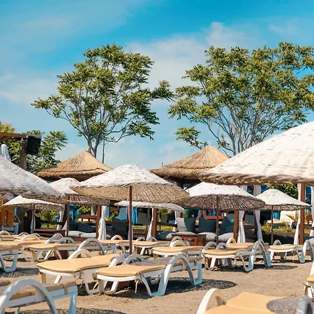 Malibeach Apart